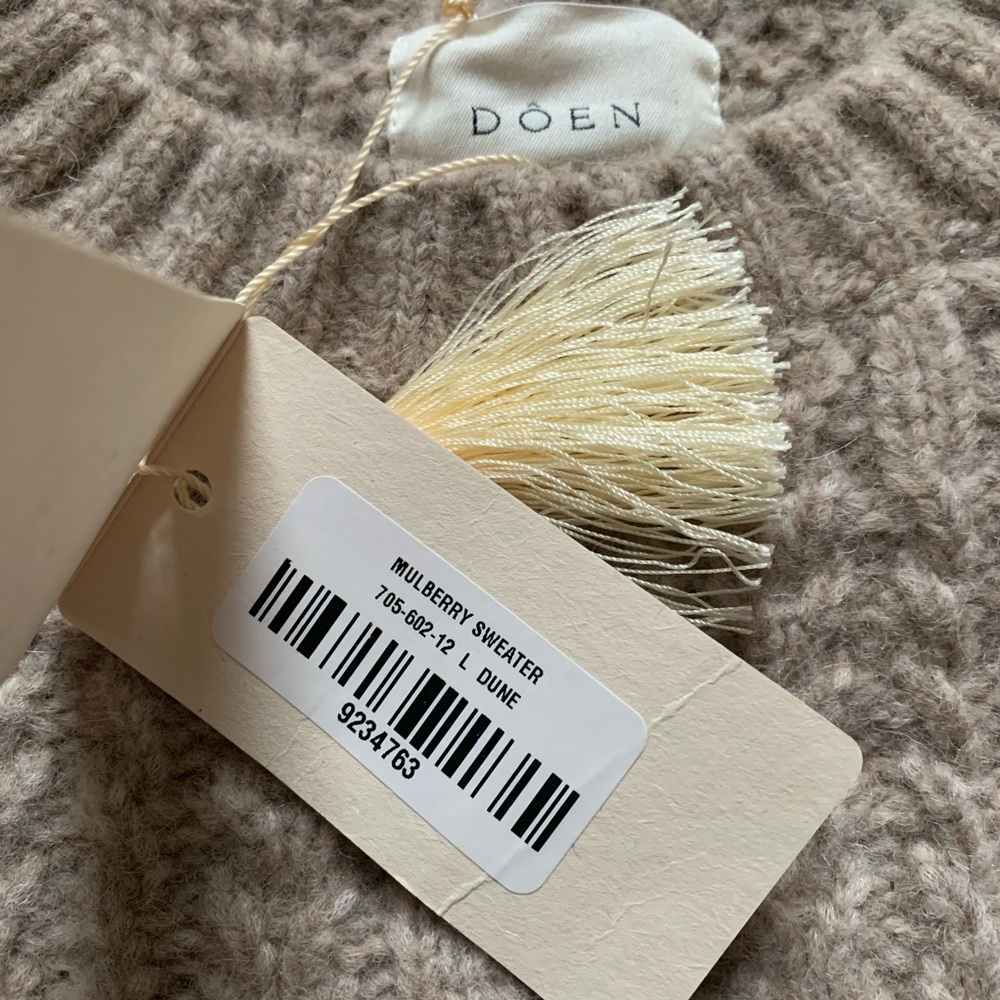 Dôen Mulberry cable knit sweater in Dune - Picture 6 of 7